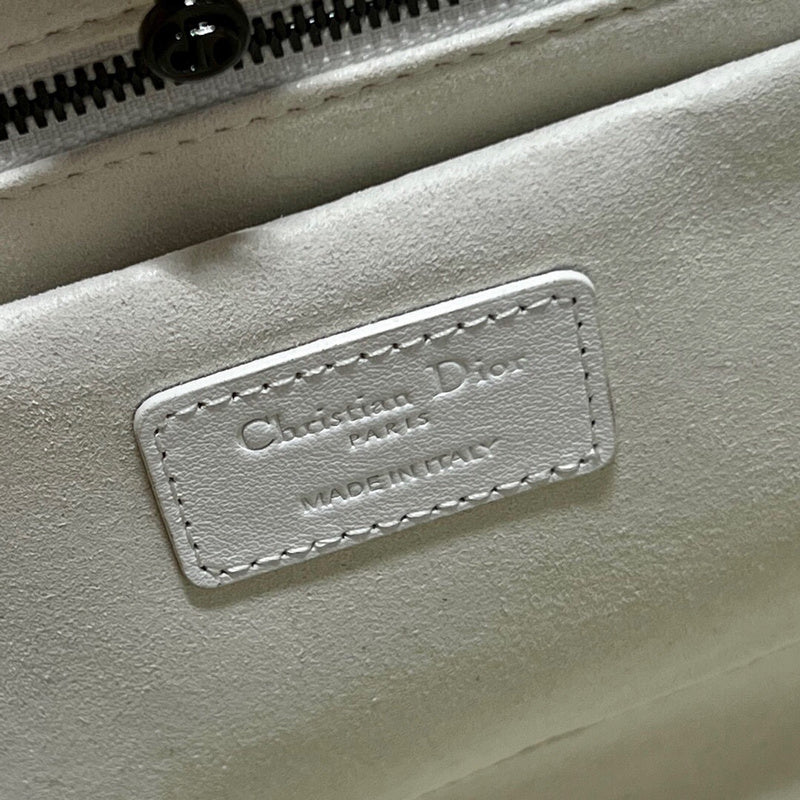 Dragons Bags Detail