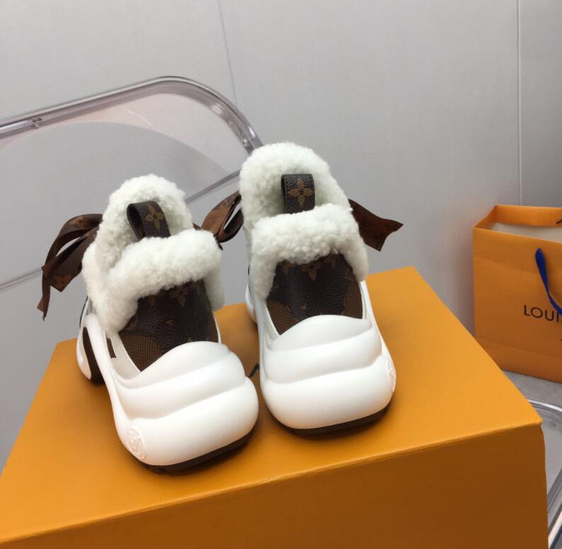 Dragons Bags Detail