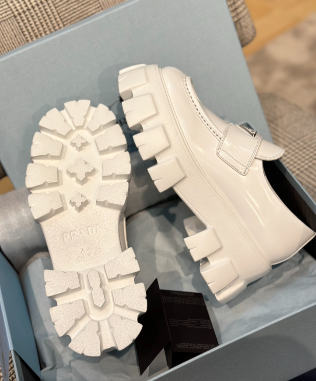 Dragons Bags Bags
- PD Women Shoes - 008