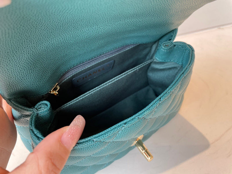 Dragons Bags Detail