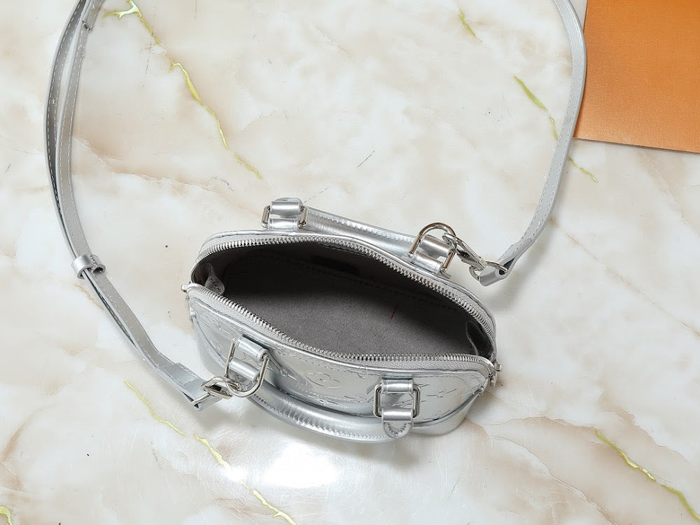 Dragons Bags ln Luxury Bag --81690