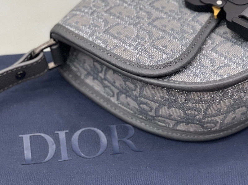 Dragons Bags Detail