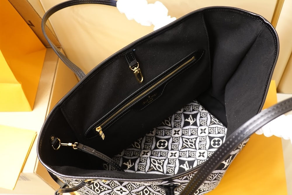 Dragons Bags ln Luxury Bag --60631