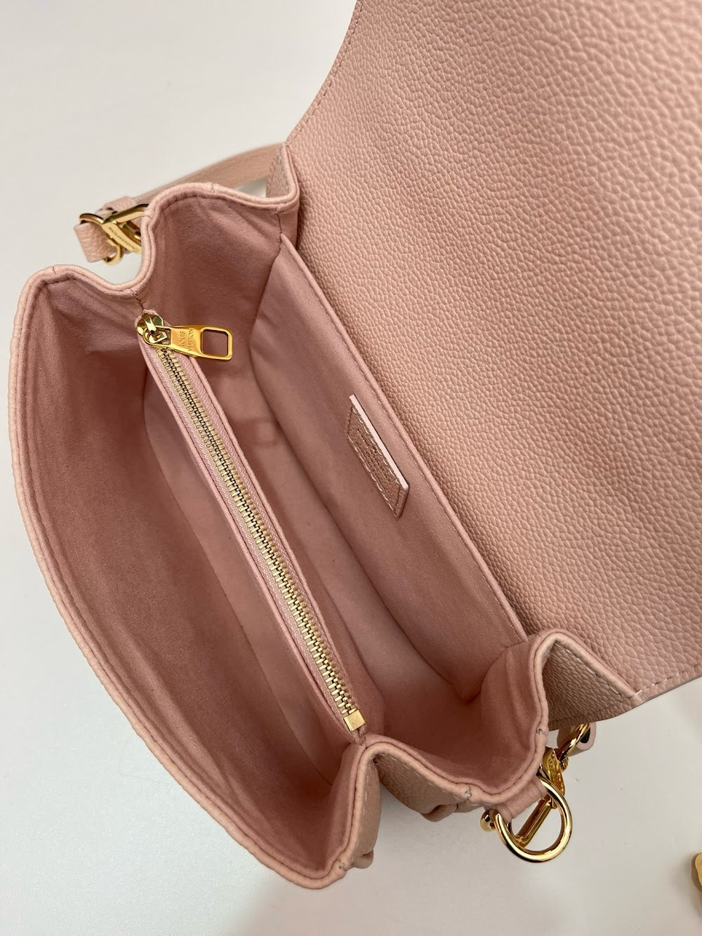 Dragons Bags ln Luxury Bag --81788