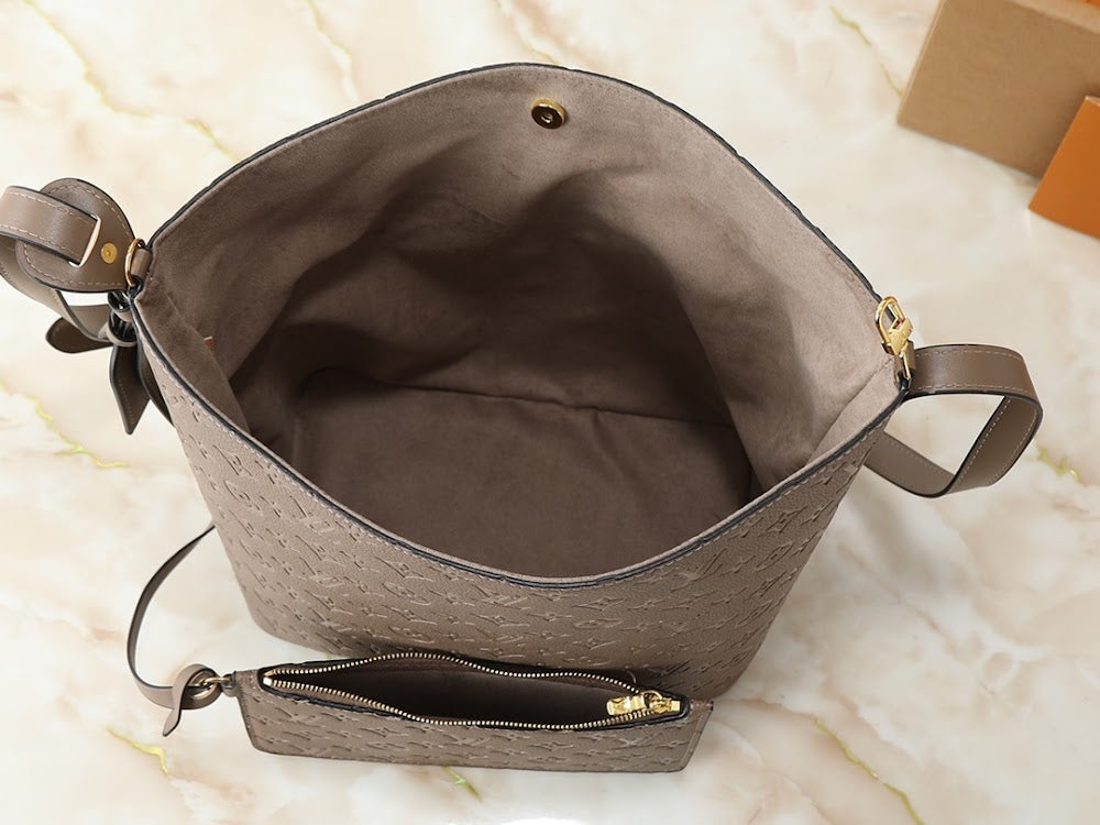 Dragons Bags ln Luxury Bag --77367