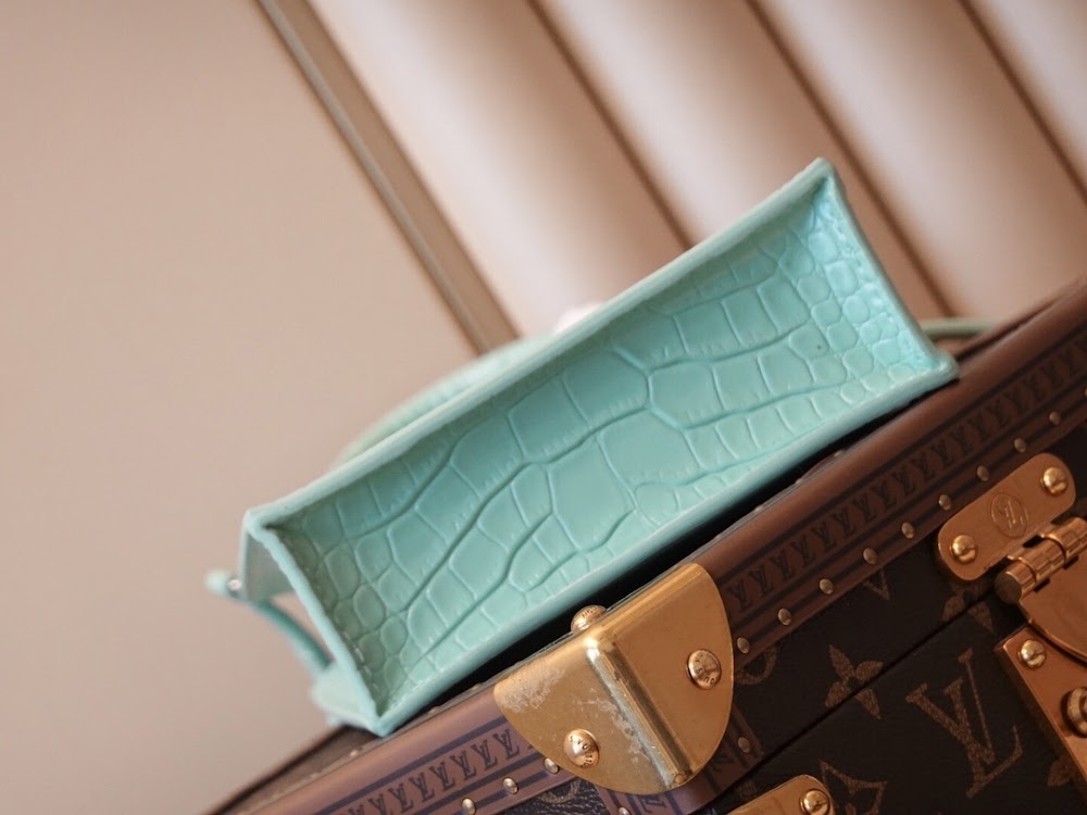 Dragons Bags ln Luxury Bag --60267