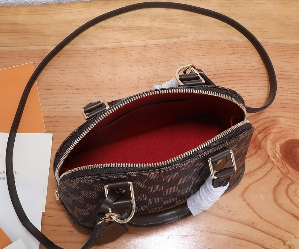 Dragons Bags ln Luxury Bag --97246
