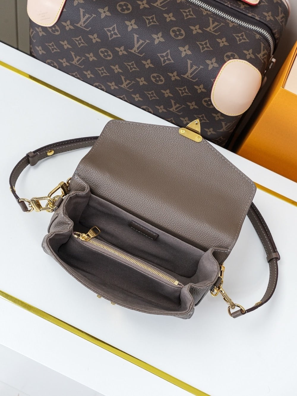 Dragons Bags ln Luxury Bag --81877
