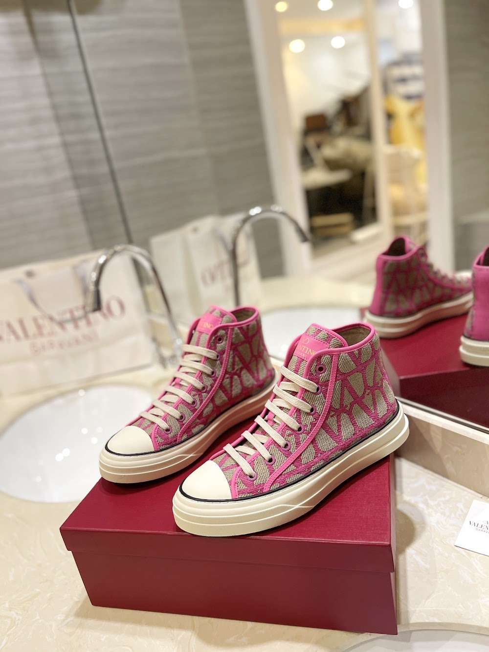 Dragons Bags Valentino Luxury Shoes --52646