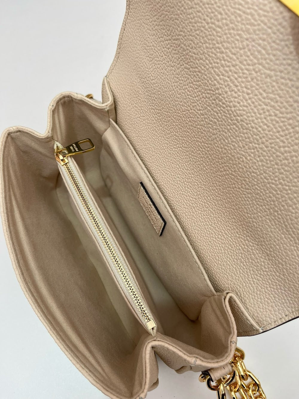 Dragons Bags ln Luxury Bag --81785