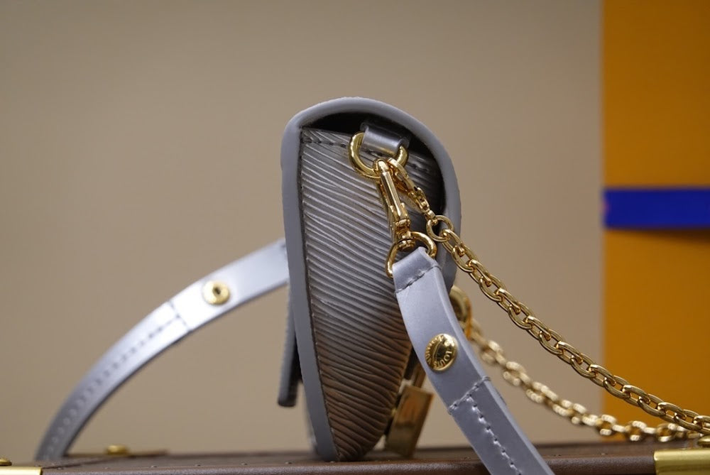 Dragons Bags ln Luxury Bag --60110