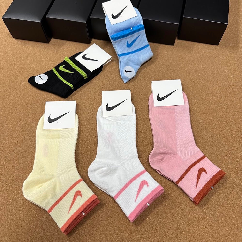 Dragons Bags Premium Luxury Socks --98379