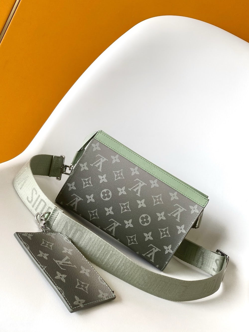 Dragons Bags ln Luxury Bag --71514