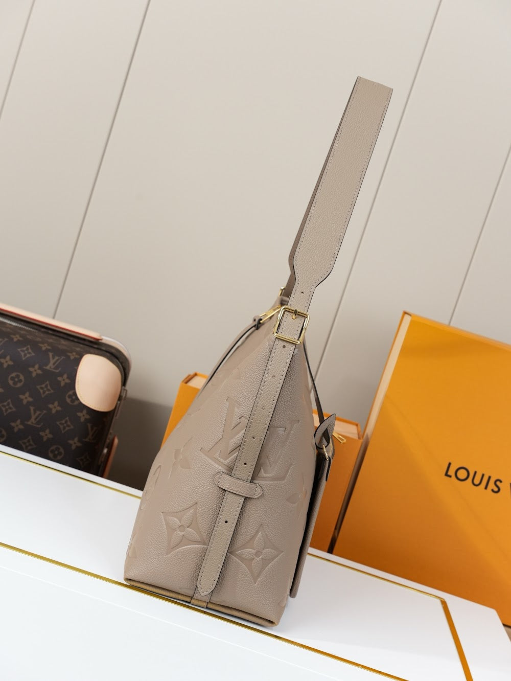 Dragons Bags ln Luxury Bag --81761