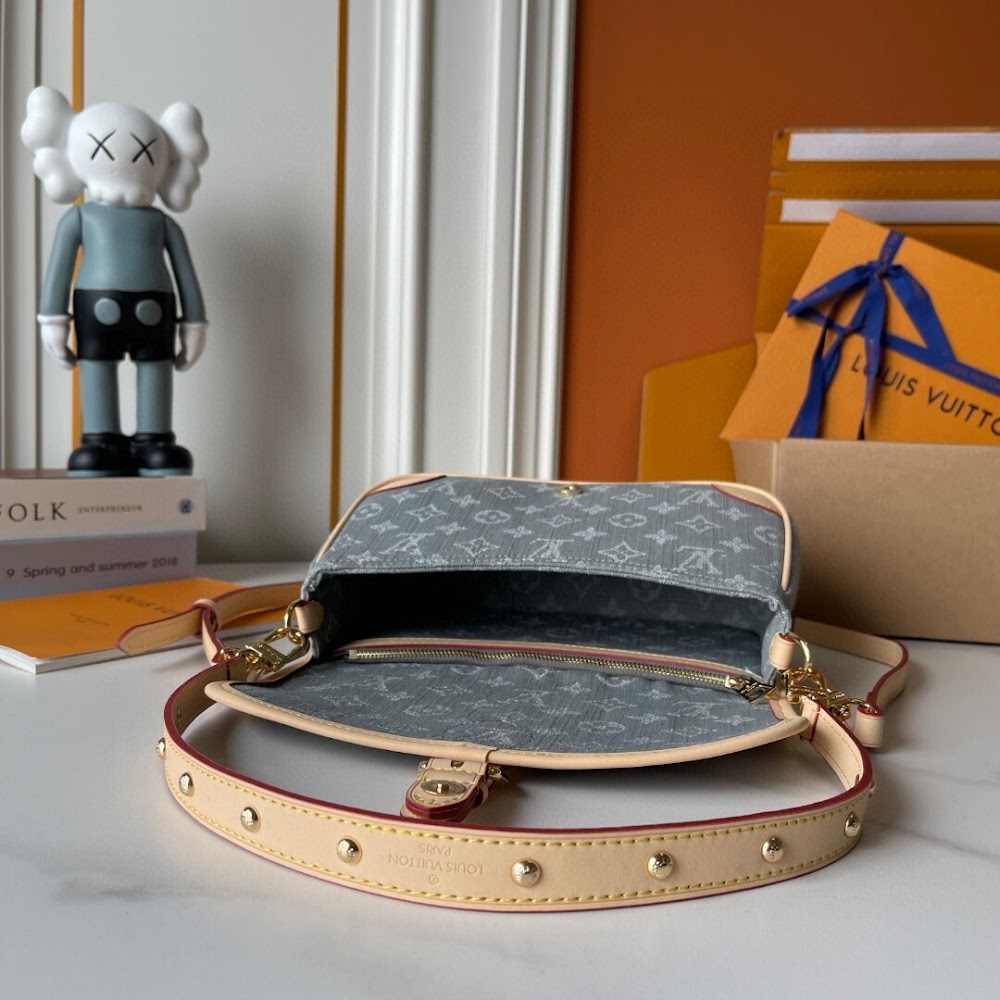 Dragons Bags ln Luxury Bag --77050
