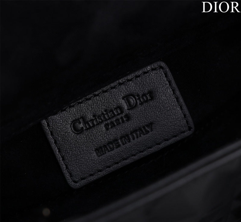 Dragons Bags Detail