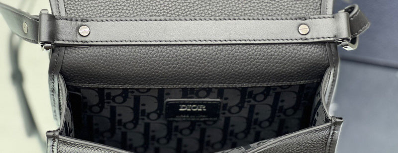 Dragons Bags Detail