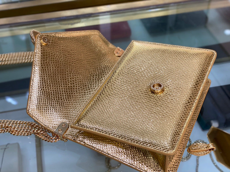 Dragons Bags Detail