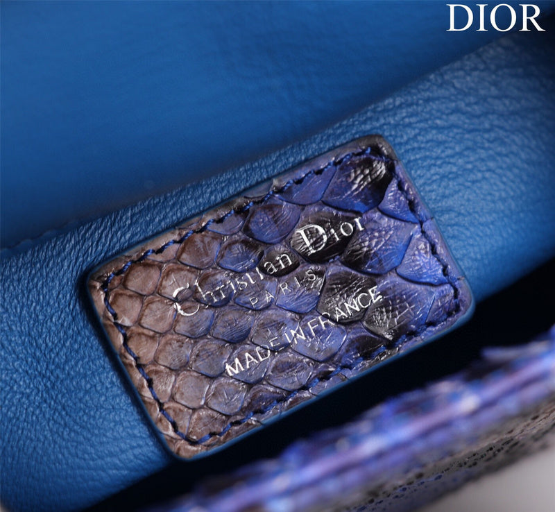 Dragons Bags Detail