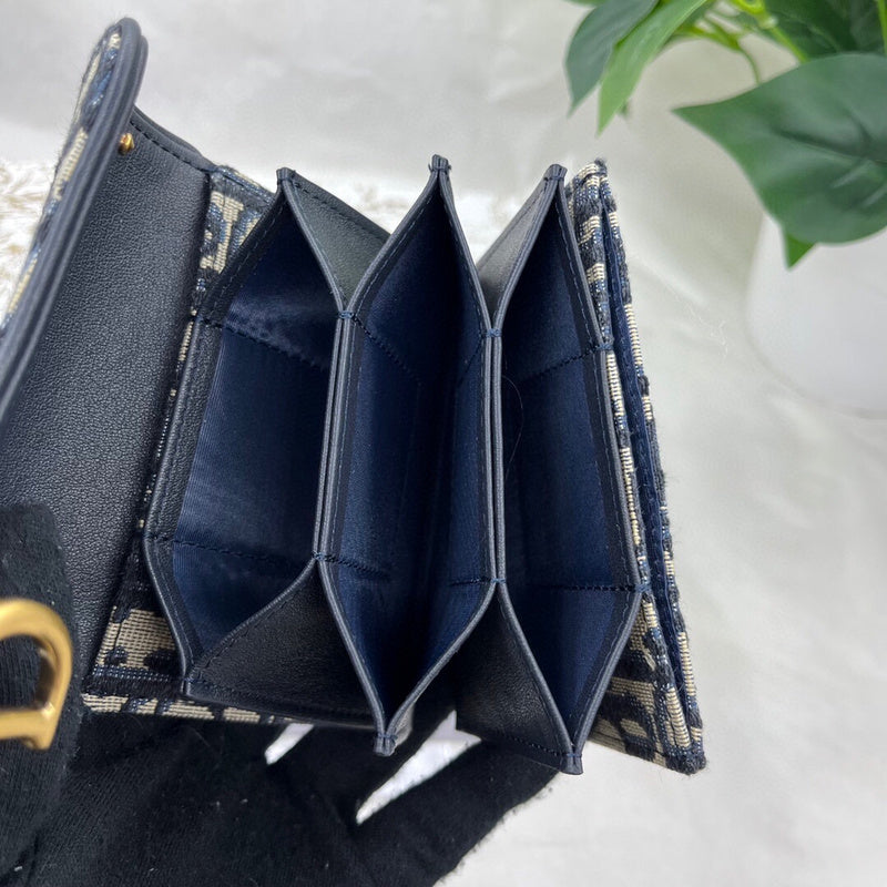 Dragons Bags Detail