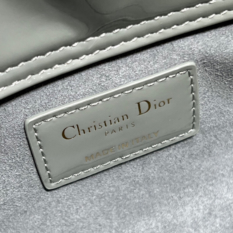 Dragons Bags Detail