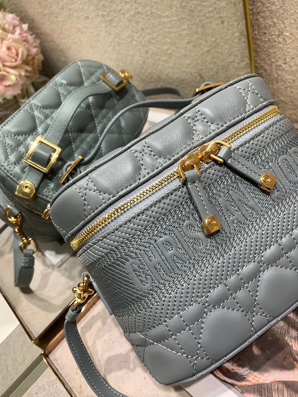 Dragons Bags Detail
