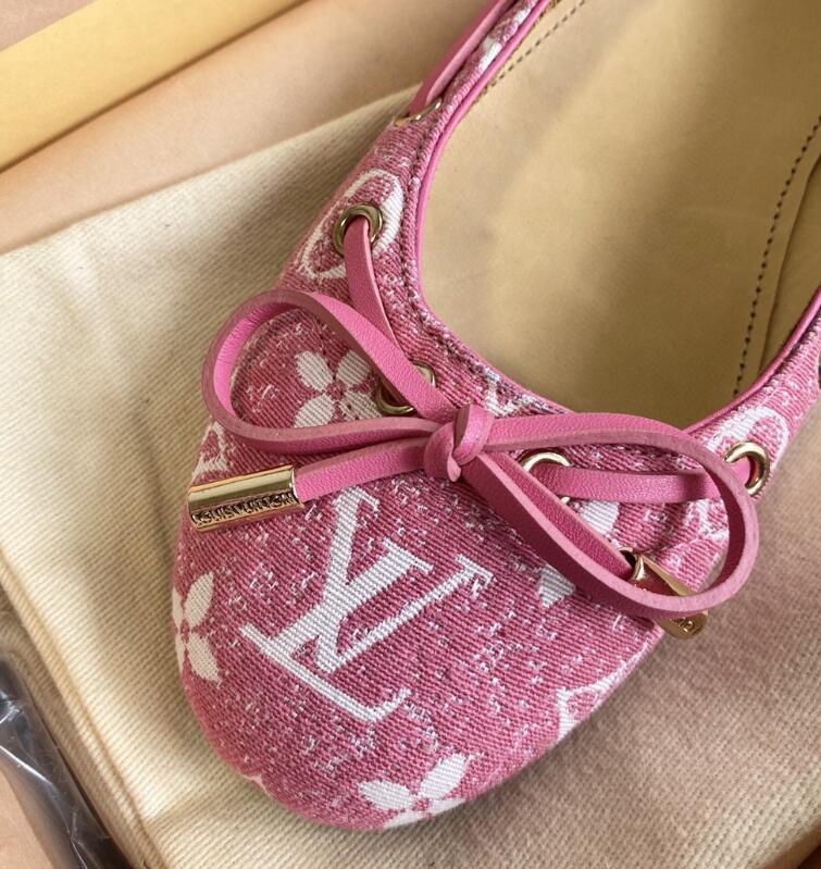 Dragons Bags Detail