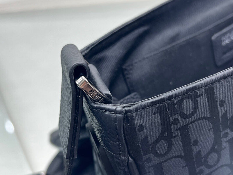 Dragons Bags Detail