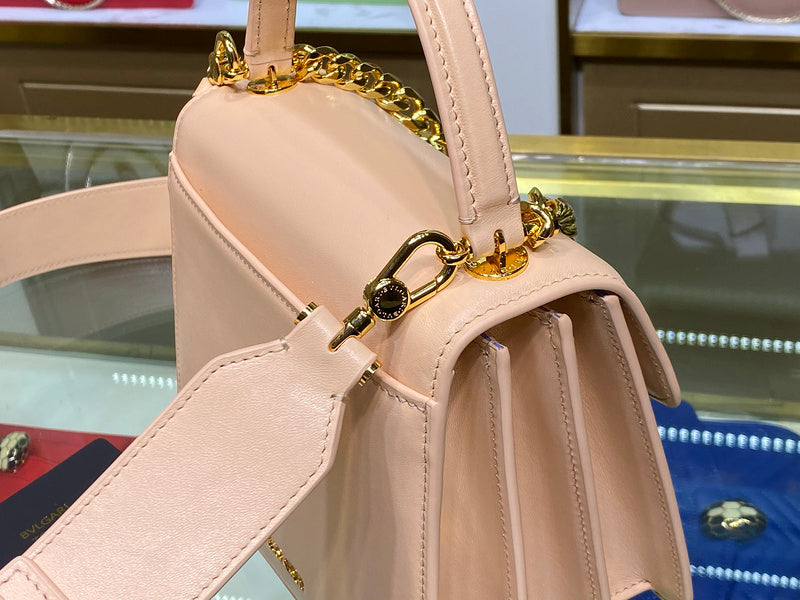 Dragons Bags Detail