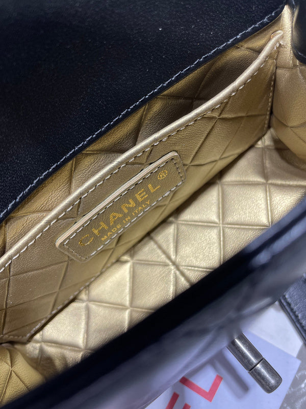 Dragons Bags Detail