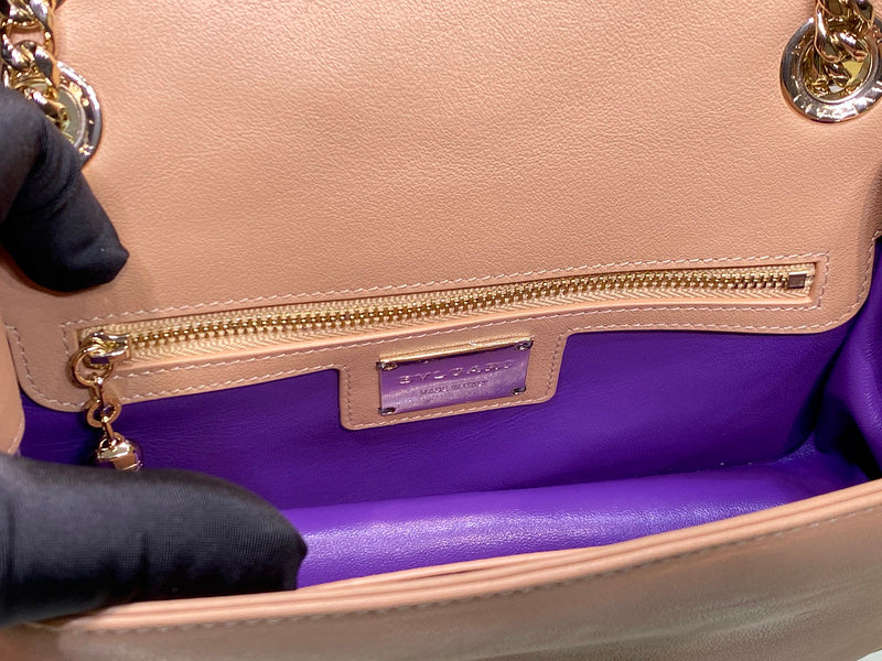 Dragons Bags Detail