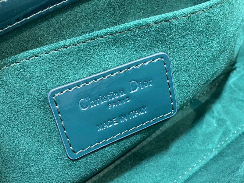 Dragons Bags Detail