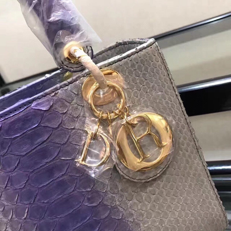 Dragons Bags Detail