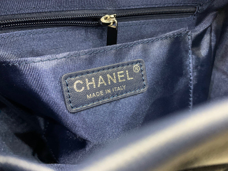 Dragons Bags Detail