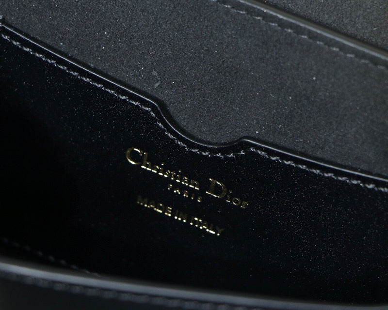 Dragons Bags Detail