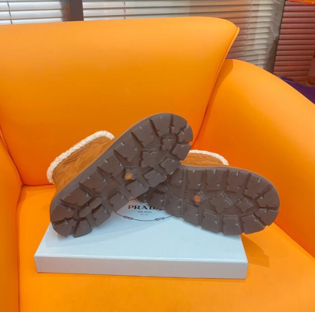 Dragons Bags Detail