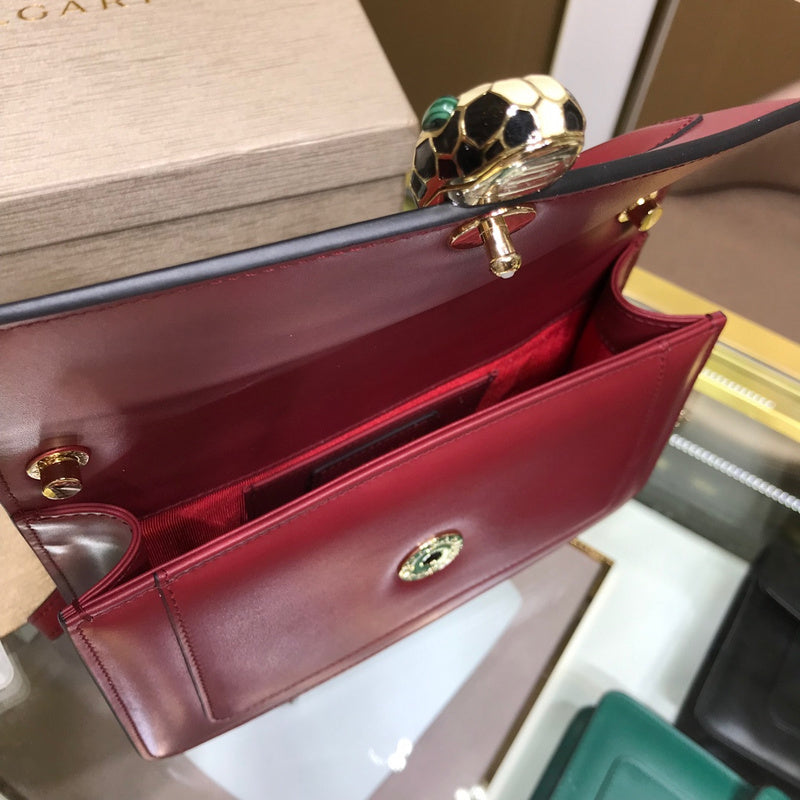 Dragons Bags Detail