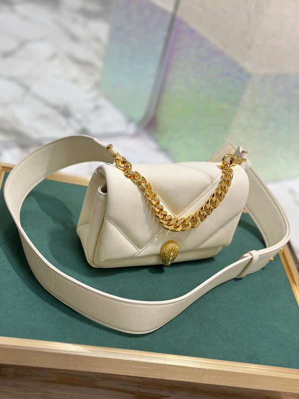 Dragons Bags Detail