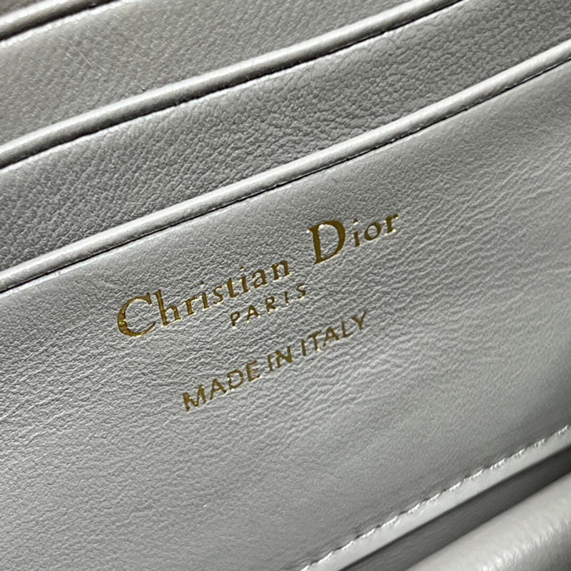 Dragons Bags Detail