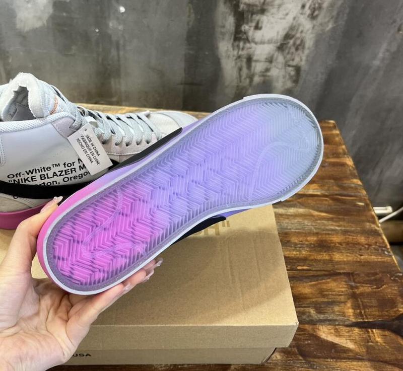 Dragons Bags Detail