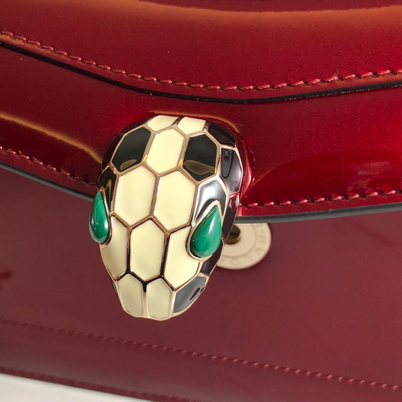 Dragons Bags Detail