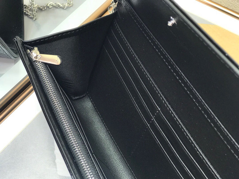 Dragons Bags Detail