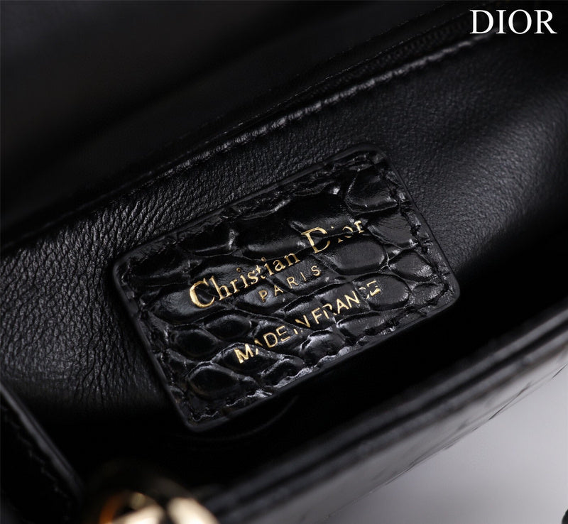 Dragons Bags Detail