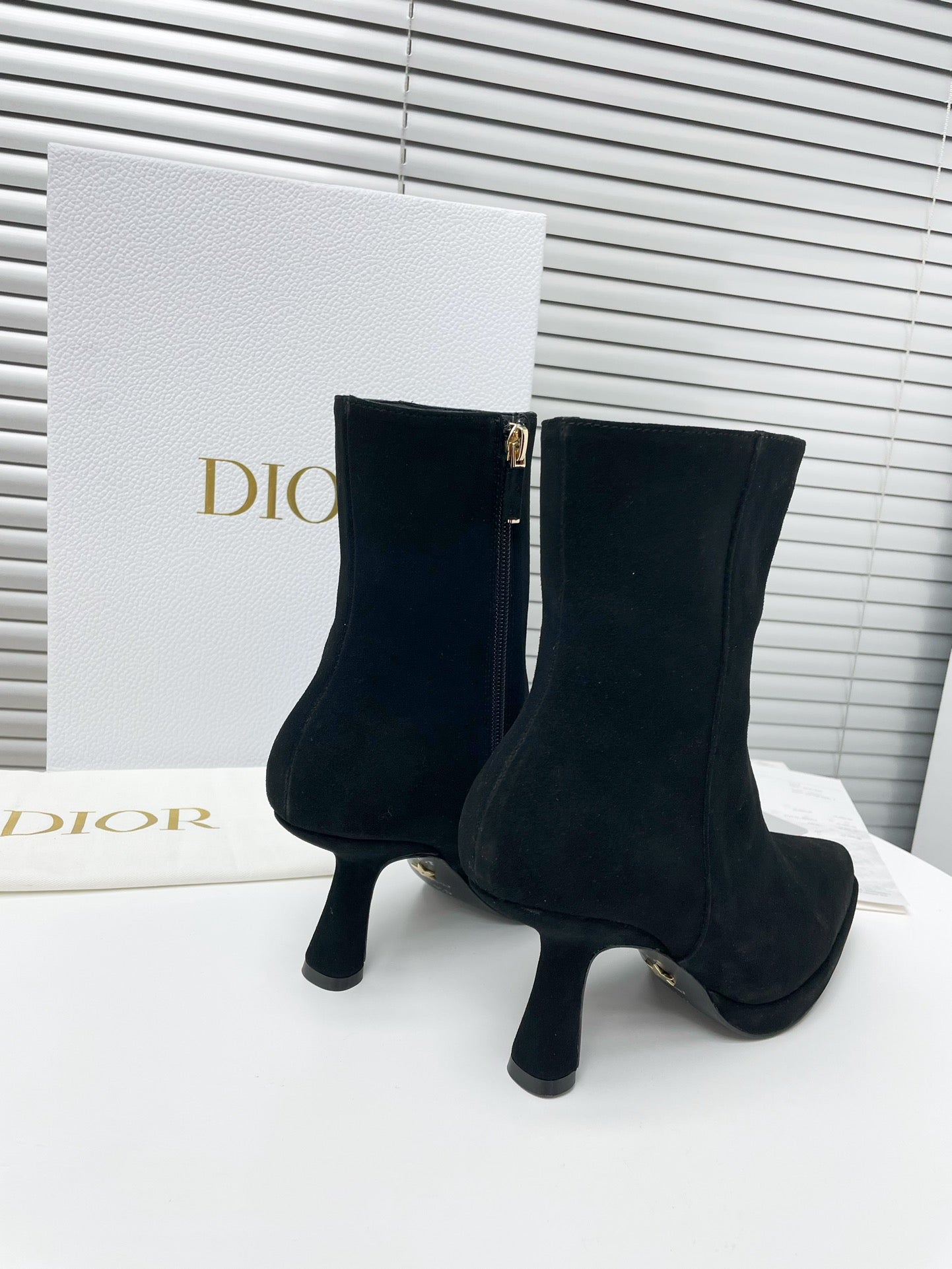 VBS SUEDE LEATHER ANKLE BOOTS BLACK