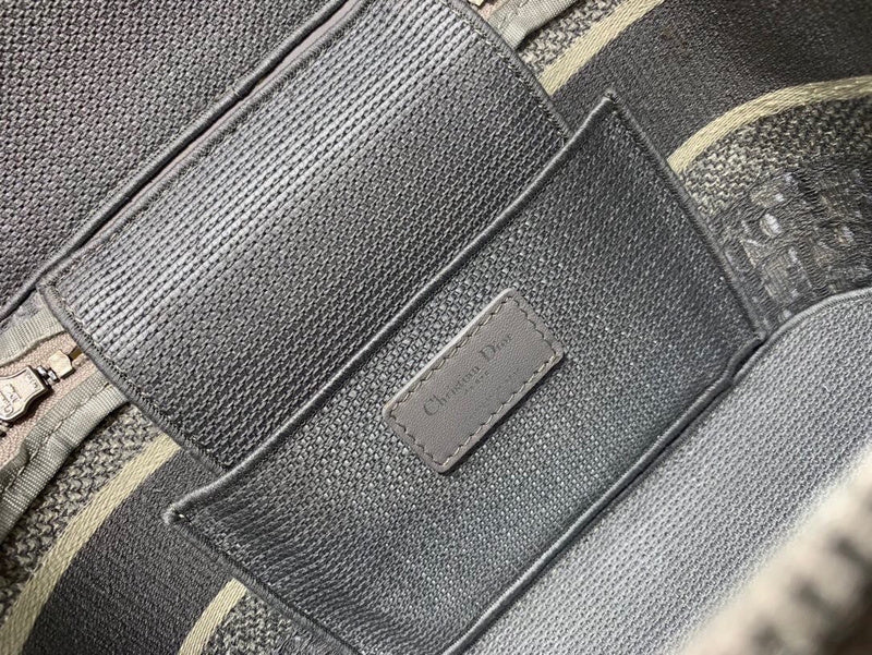 Dragons Bags Detail