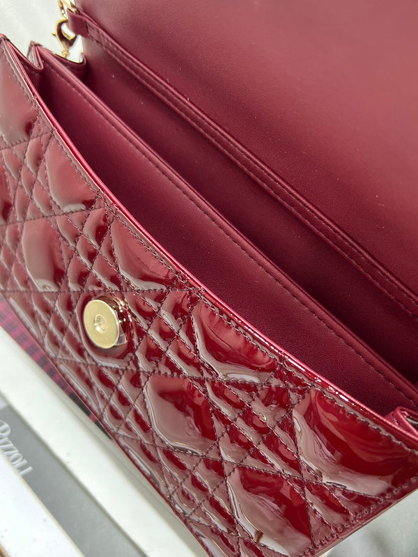 Dragons Bags Detail
