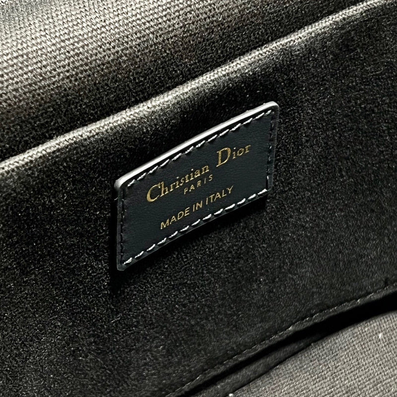 Dragons Bags Detail