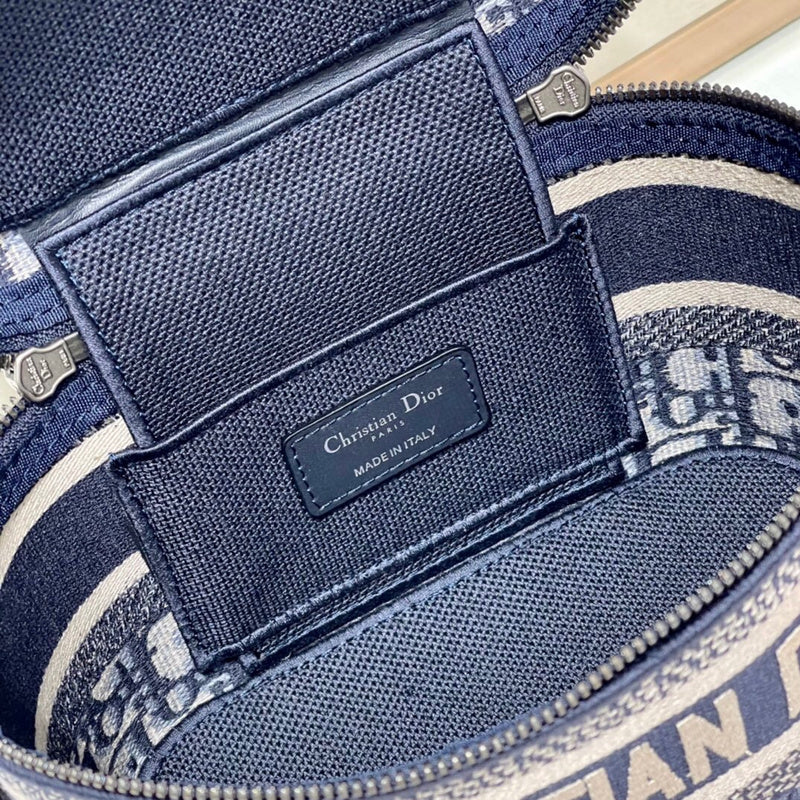Dragons Bags Detail