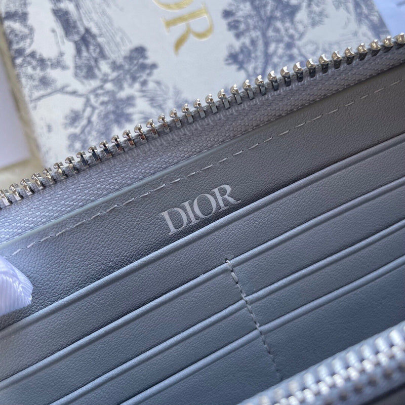 Dragons Bags Detail