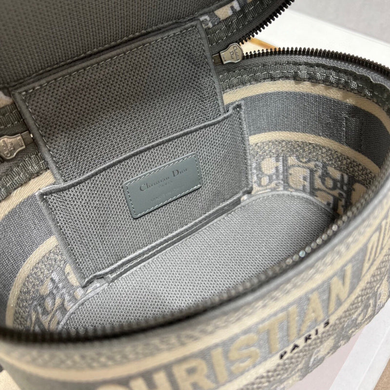 Dragons Bags Detail